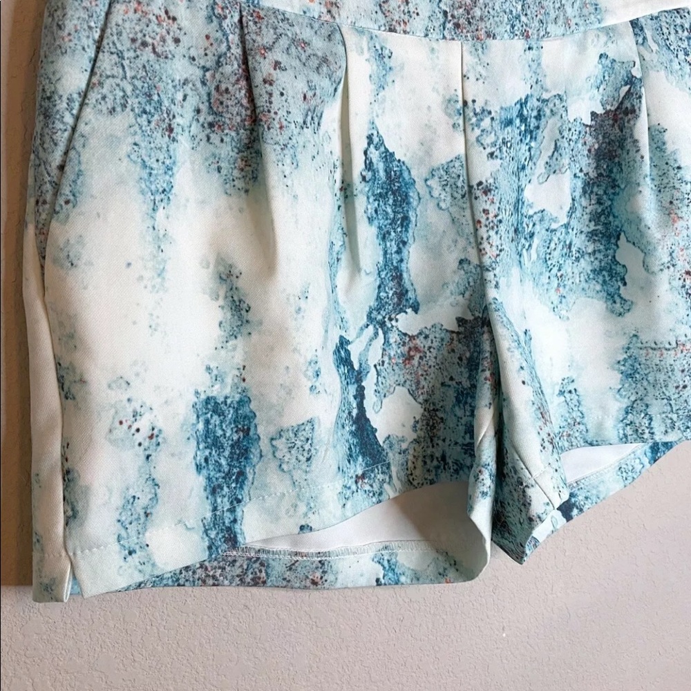 Mossimo WaterColor Blue Pleated Shorts - Picture 3 of 5